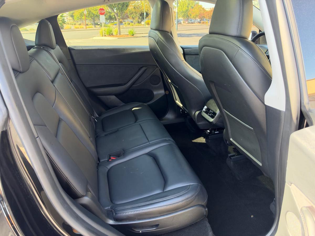 Used 2024 Tesla Model Y Long Range AWD/4WD image 19