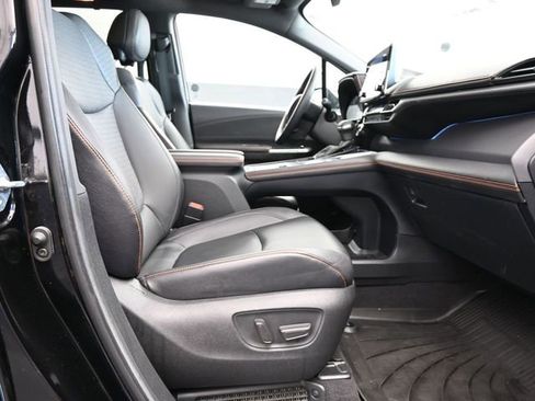 Used 2022 Toyota Sienna XSE image 34