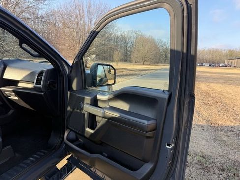 Used 2016 Ford F150 XLT w/ Equipment Group 302A Luxury image 15