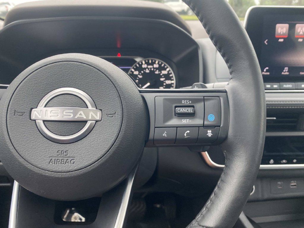 Used 2023 Nissan Rogue SV w/ SV Premium B Package AWD/4WD image 32