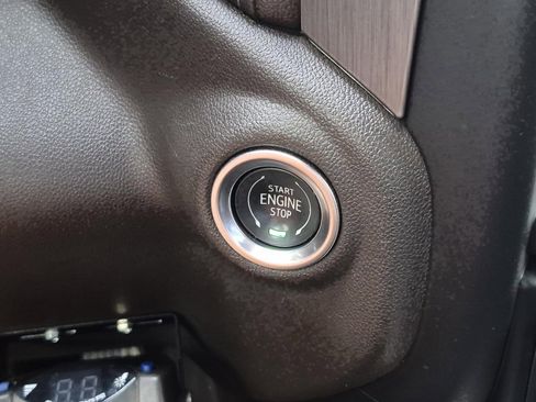 Used 2022 GMC Sierra 3500 Denali w/ Denali Ultimate Package image 26