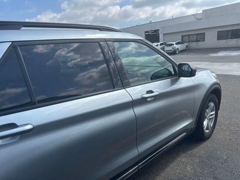 Used 2023 Ford Explorer XLT w/ Equipment Group 202A AWD/4WD image 10