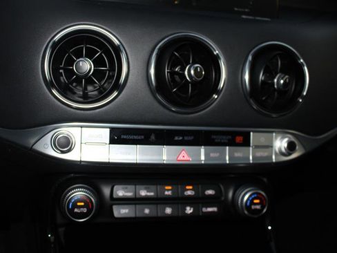 Used 2019 Kia Stinger Premium image 19