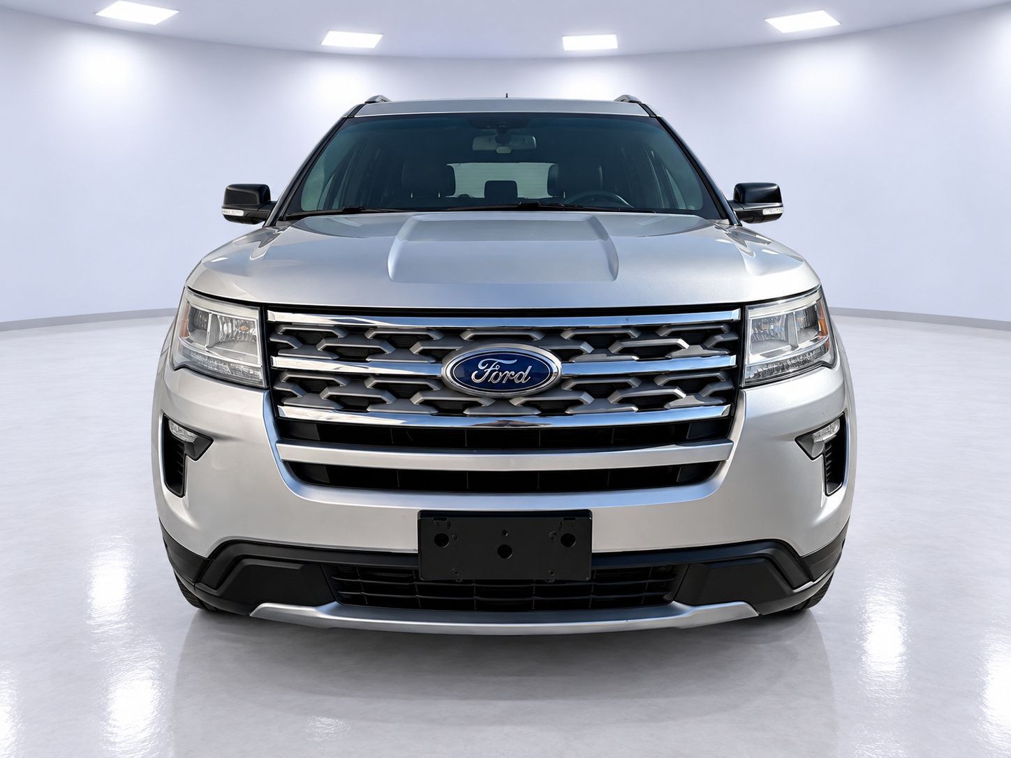 Used 2018 Ford Explorer XLT w/ Equipment Group 201A FWD image 6