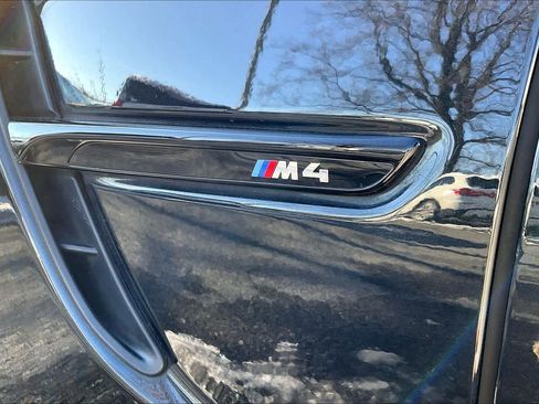 Used 2018 BMW M4 Convertible w/ Competition Package image 9