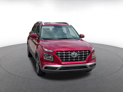 Used 2026 Hyundai Venue SEL FWD image 3