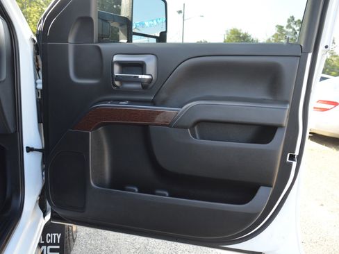 Used 2019 GMC Sierra 2500 SLE image 29