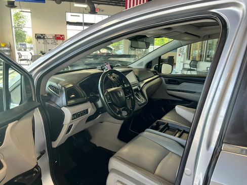 Used 2018 Honda Odyssey EX-L image 11