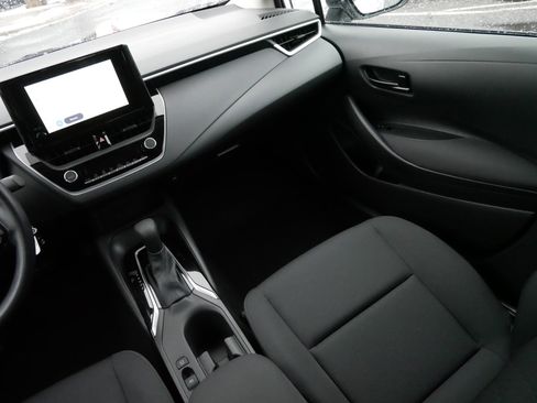 Certified 2025 Toyota Corolla LE image 11