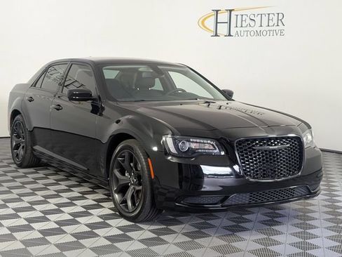 Used 2022 Chrysler 300 Touring w/ Sport Appearance Package RWD image 2