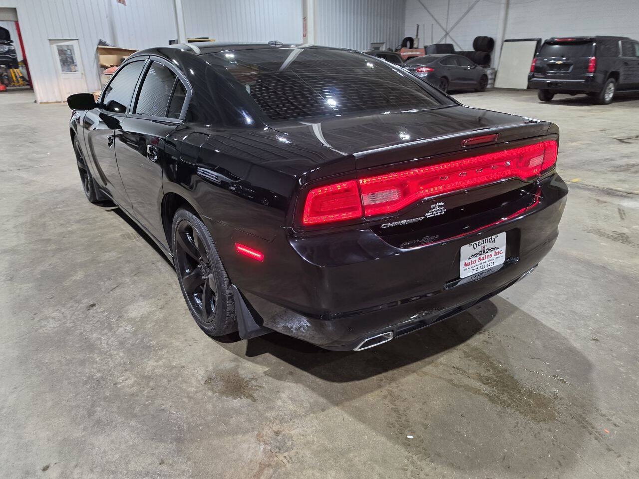 Used 2014 Dodge Charger SXT w/ Blacktop Package RWD image 9