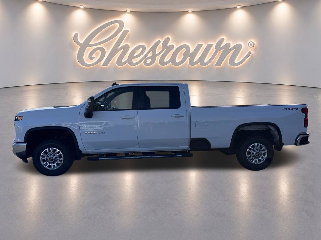 Used 2025 Chevrolet Silverado 2500 LT w/ Safety Package AWD/4WD image 2