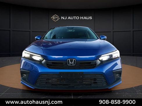 Used 2023 Honda Civic Touring image 2