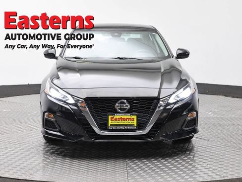 Used 2022 Nissan Altima 2.5 SV FWD image 2