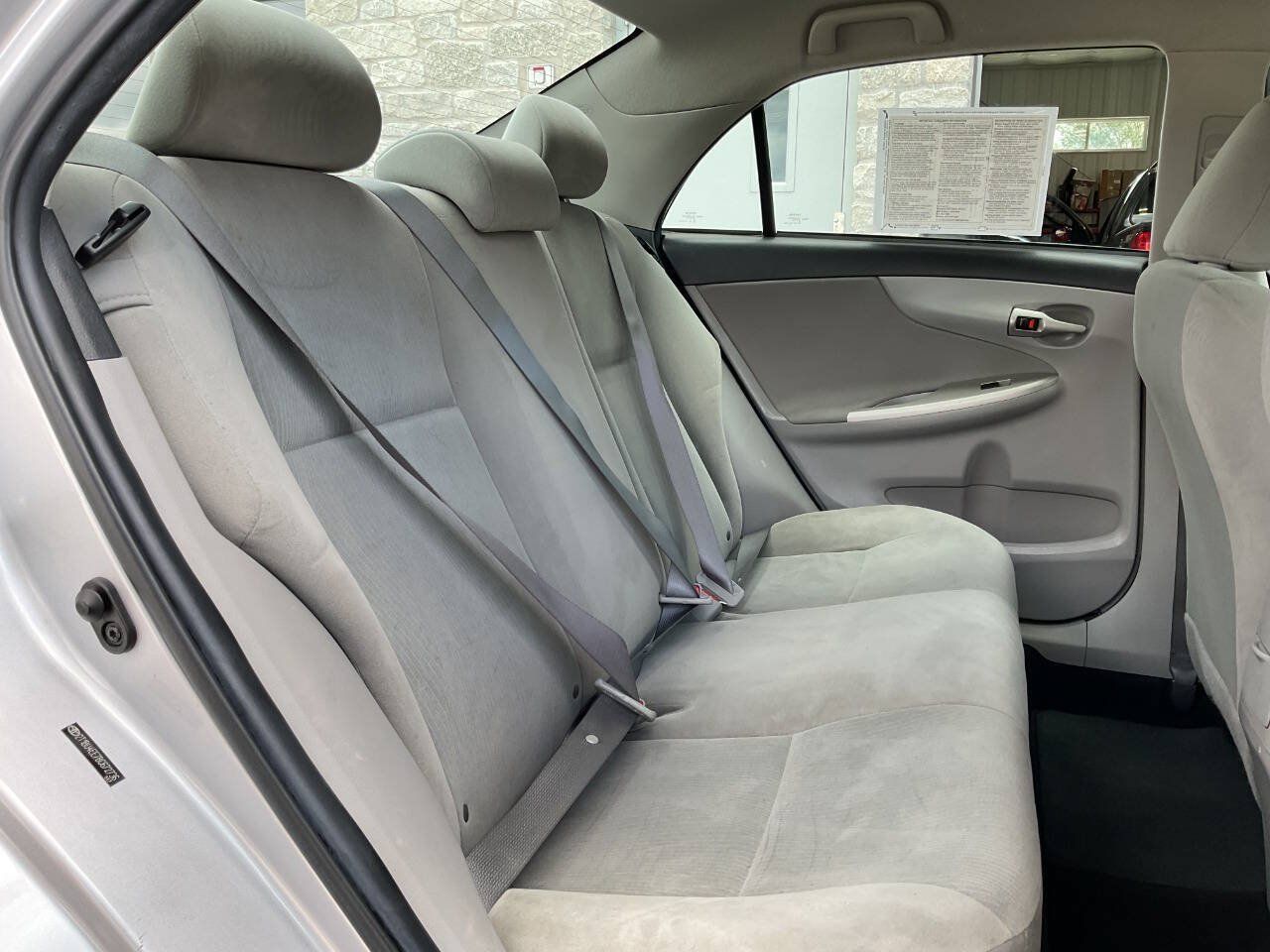 Used 2011 Toyota Corolla LE FWD image 32