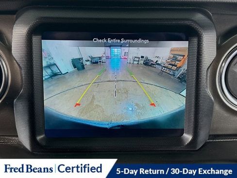 Used 2020 Jeep Wrangler Unlimited Sahara image 22