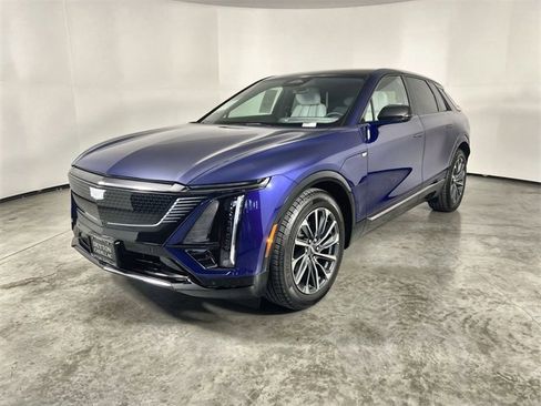 Used 2026 Cadillac Lyriq Sport image 4