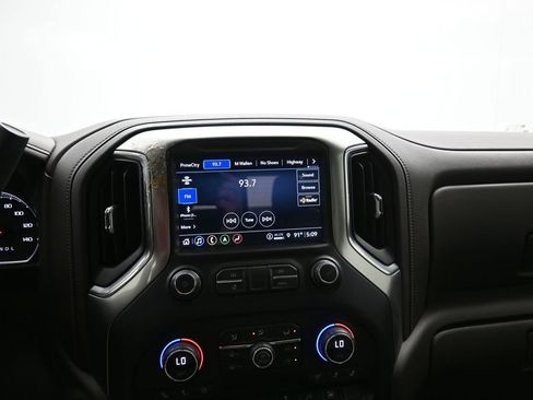 Used 2021 Chevrolet Silverado 1500 LTZ w/ LTZ Convenience Package II AWD/4WD image 16