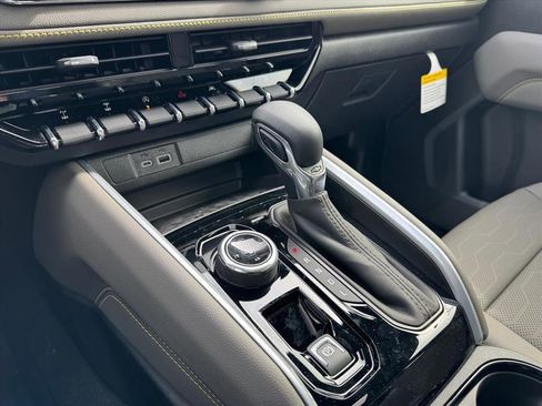 New 2026 Chevrolet Colorado ZR2 w/ Technology Package image 17