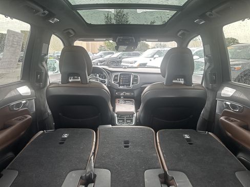 Used 2021 Volvo XC90 T6 Inscription w/ Lounge Package AWD/4WD image 13