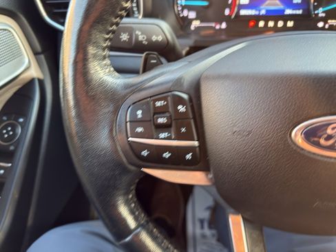 Used 2020 Ford Explorer Limited image 24