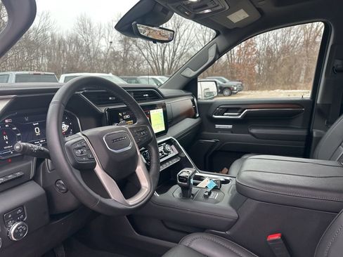 Used 2024 GMC Sierra 1500 Denali w/ Technology Package image 17