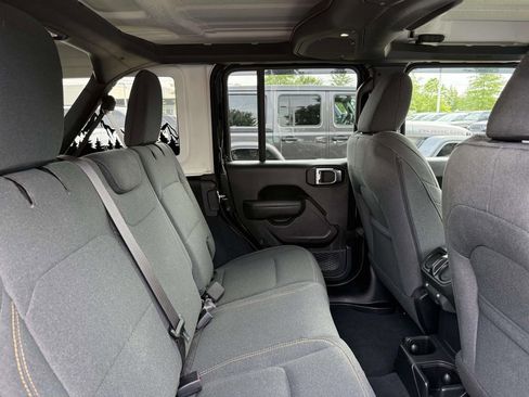 Used 2024 Jeep Wrangler Unlimited Sport AWD/4WD image 16