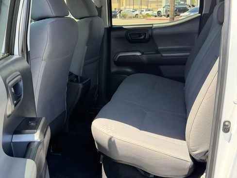 Used 2022 Toyota Tacoma SR5 RWD image 17