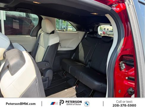 Used 2026 Toyota Sienna Platinum AWD/4WD image 17