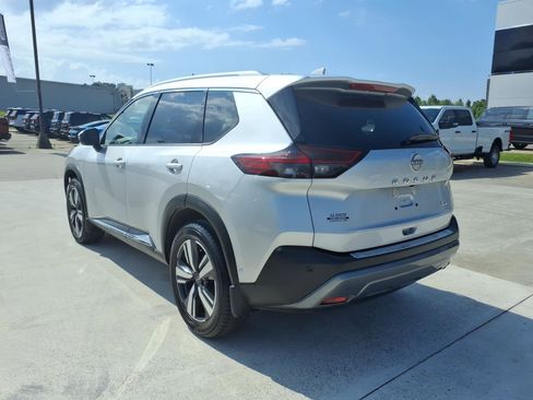 Used 2022 Nissan Rogue SL w/ SL Premium Package FWD image 3