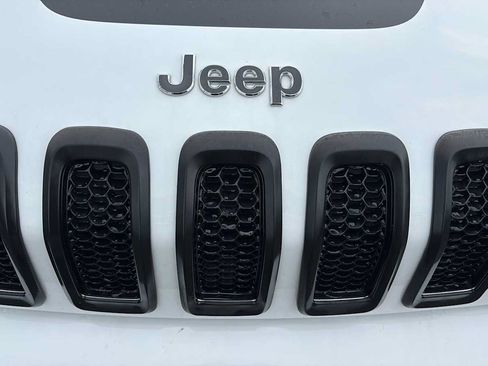 Used 2018 Jeep Cherokee Limited AWD/4WD image 28