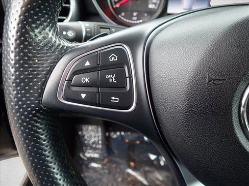 Used 2018 Mercedes-Benz GLC 300 4MATIC image 15