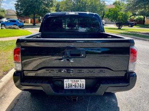 Used 2022 Toyota Tacoma TRD Off-Road w/ Technology Package AWD/4WD image 7