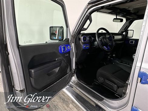 Used 2020 Jeep Gladiator Sport w/ Quick Order Package 24S image 20