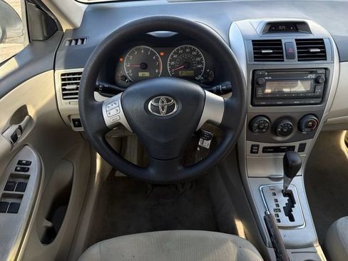 Used 2012 Toyota Corolla LE FWD image 15