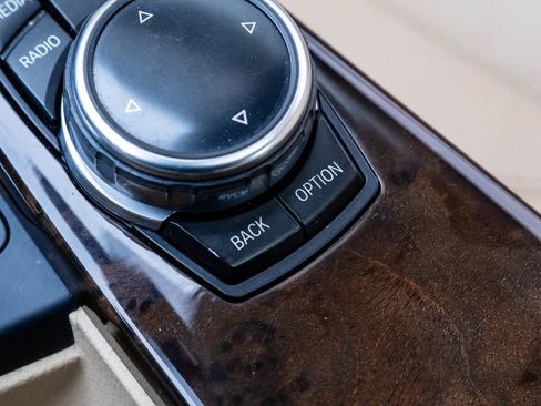 Used 2014 BMW 320i Sedan image 22