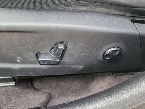 Used 2018 Dodge Charger R/T w/ Plus Group image 16