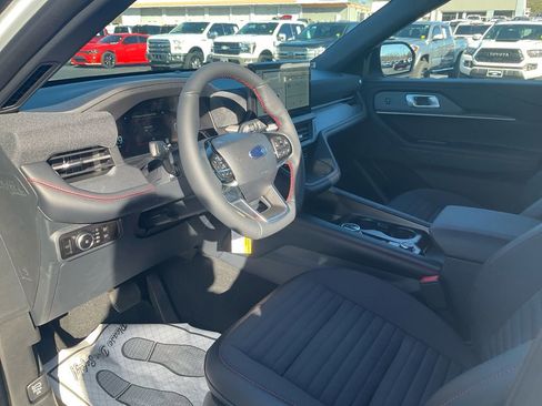 New 2026 Ford Explorer ST-Line w/ ST-Line Street Pack image 15