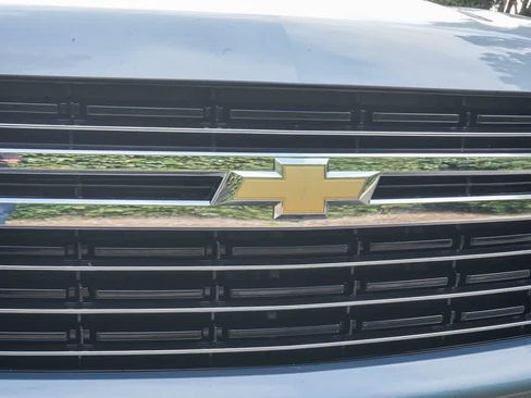 Used 2024 Chevrolet Suburban LT AWD/4WD image 11