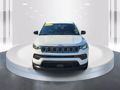Used 2023 Jeep Compass Sport AWD/4WD image 2