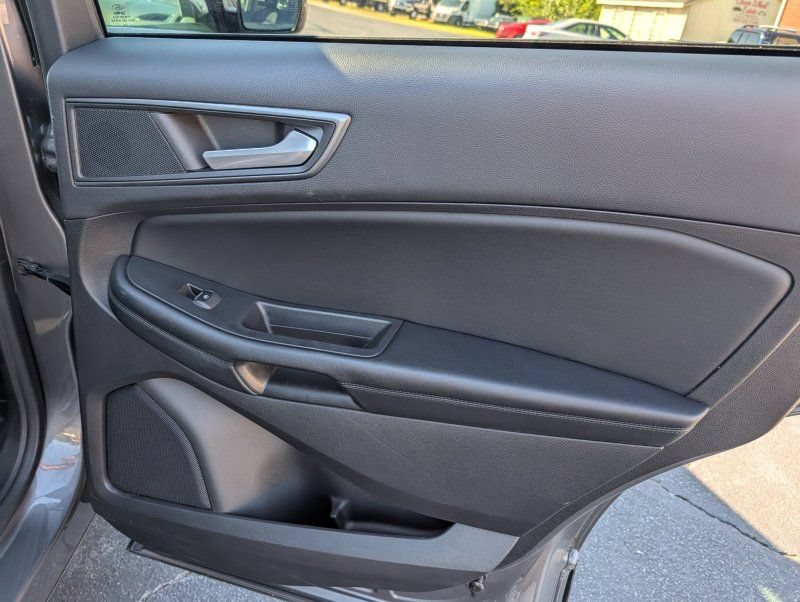 Used 2022 Ford Edge SE w/ Black Appearance Package AWD/4WD image 24