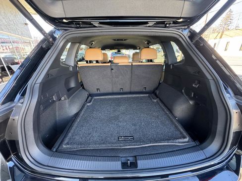 Used 2024 Volkswagen Tiguan SE image 10