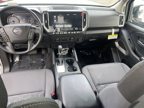 New 2025 Nissan Frontier SV image 15