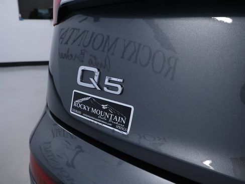 Used 2022 Audi Q5 2.0T Premium w/ Convenience Package AWD/4WD image 9