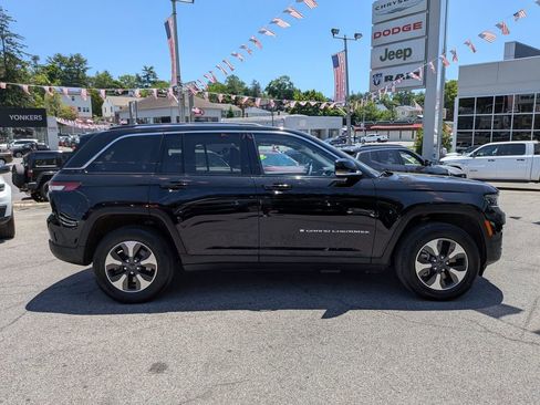 Used 2023 Jeep Grand Cherokee 4WD 4xe image 5