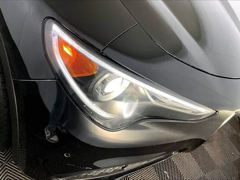 Used 2019 Alfa Romeo Stelvio AWD w/ Cold Weather Package image 27