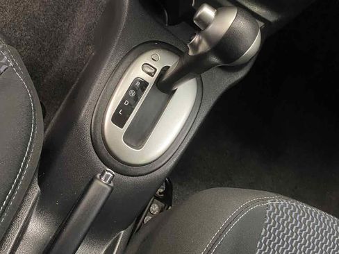 Used 2015 Nissan Versa Note SV image 19