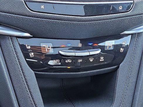 Used 2024 Cadillac XT5 Premium Luxury image 30