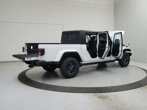 New 2026 Jeep Gladiator Mojave AWD/4WD image 15