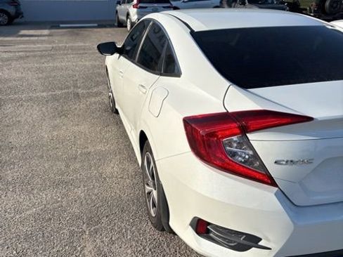 Used 2020 Honda Civic LX image 6